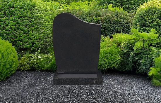 Melns granīta kapu piemineklis KKP22